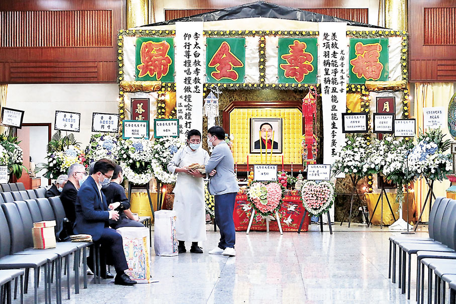 ●尤聲普靈堂布置簡潔，尤聲普遺照笑容慈祥。