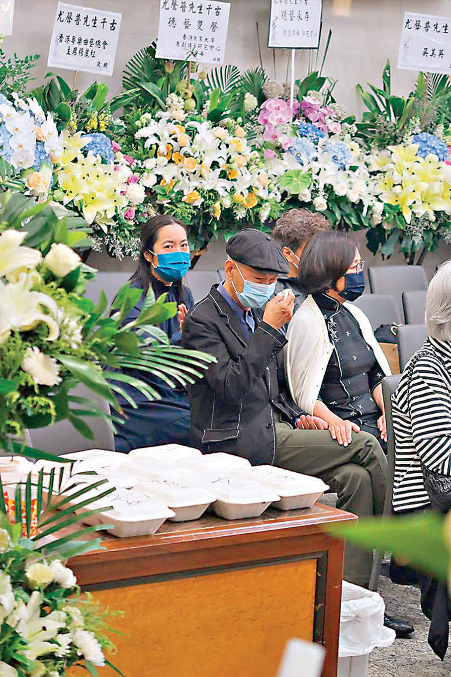 ●家英哥忍不住落淚。