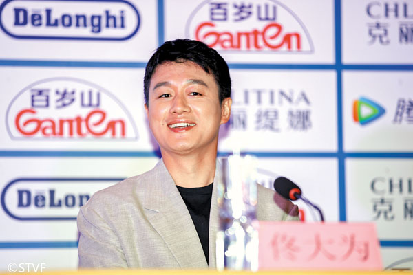 ●佟大為自言抓緊一切時間在看劇。