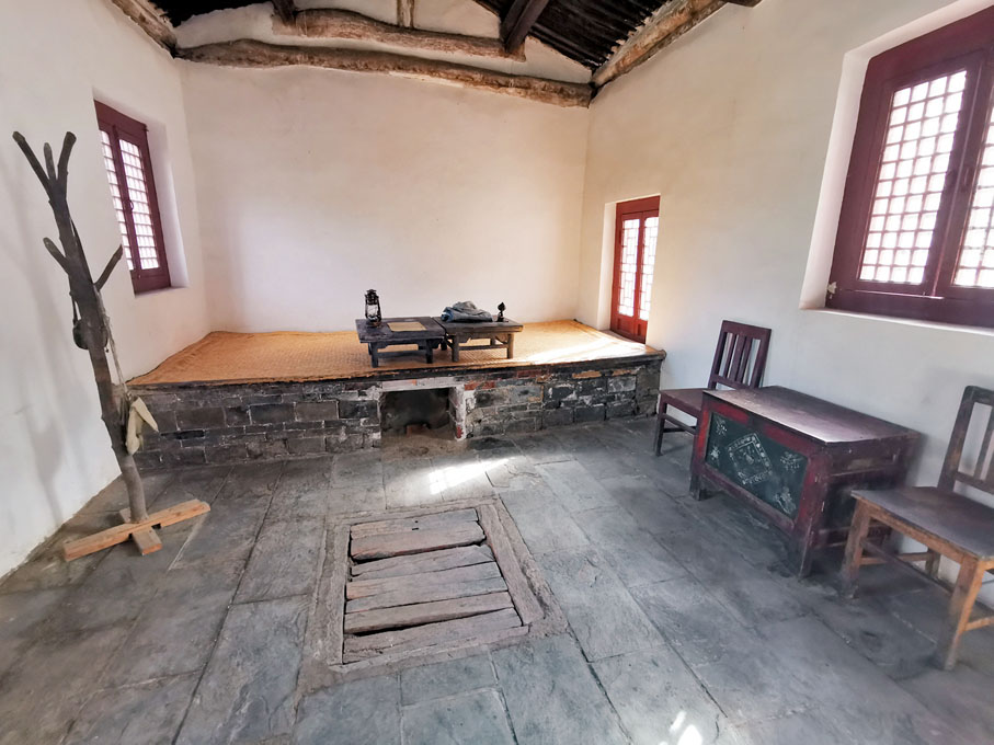 ●當年曹火星居住的小屋保存完好，屋內陳設與當年一樣。