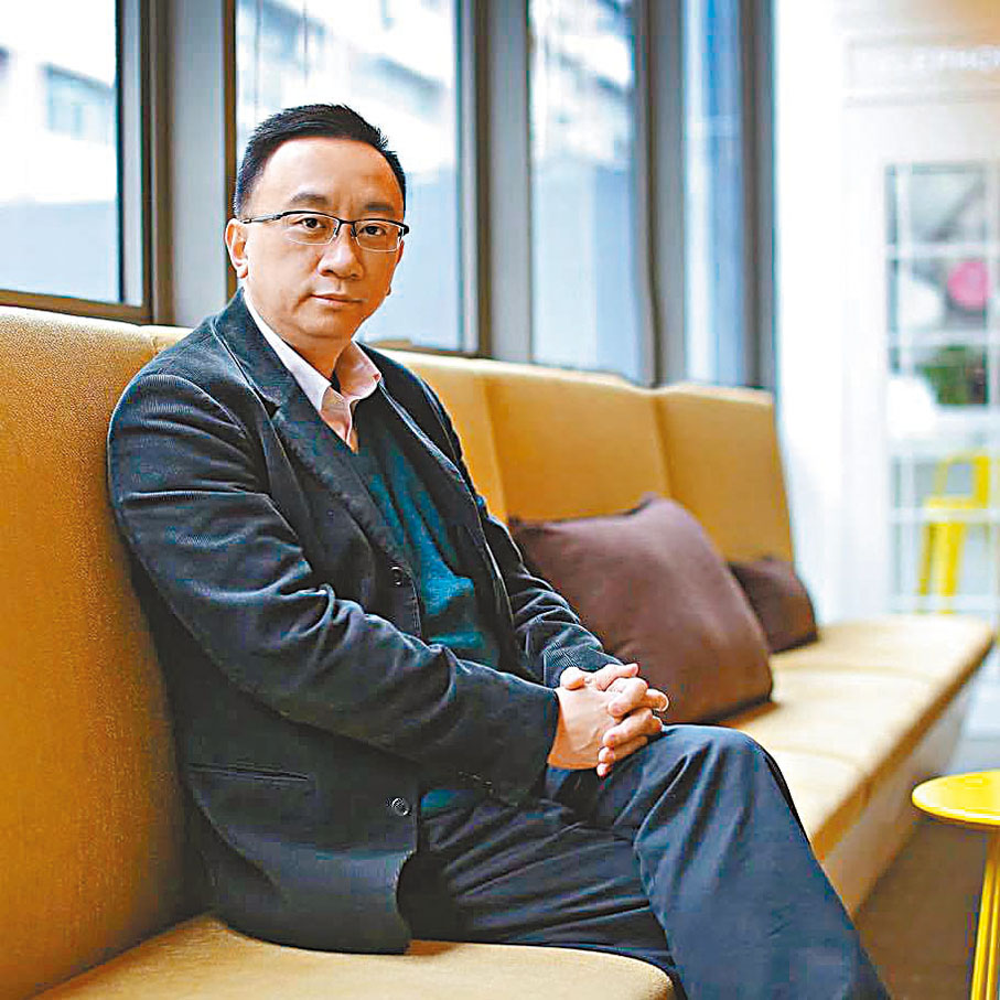 ● 方保僑認為，香港是一個國際跳板，無論在英語水平，金融體系等方面都與國際市場接軌。