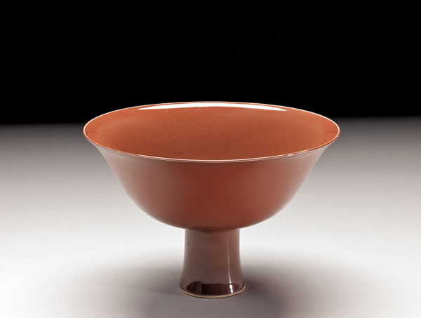 ●明永樂紅釉暗龍紋高足碗