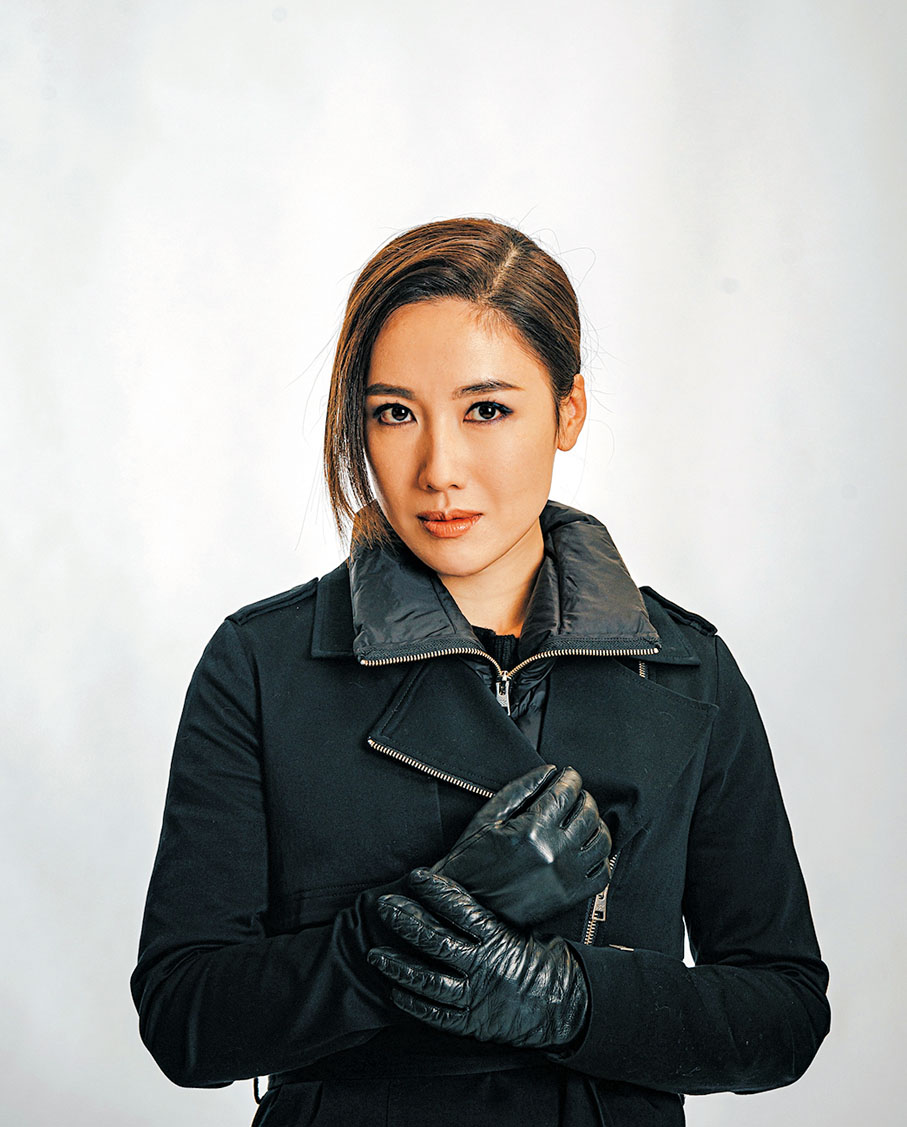 ● 李施嬅在《血與水》第三季飾演私家偵探。