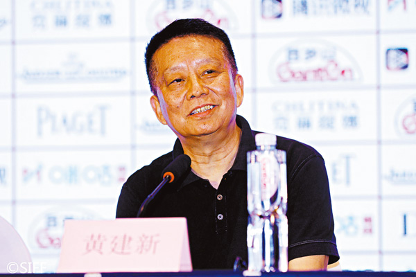 ● 黃建新表示評委懂得求同存異的原則。記者倪夢璟  攝