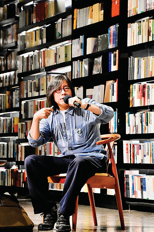 ●劉檸作客松社書店。