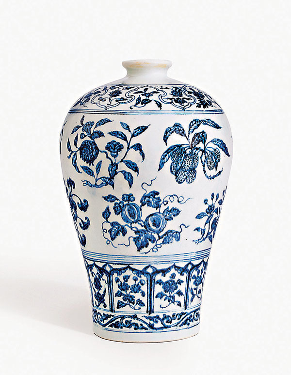 ●明永樂青花如意垂肩折枝花果紋梅瓶