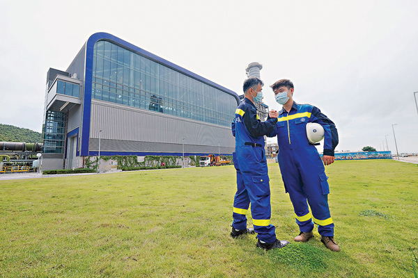特稿:發電機新替舊 「父子兵」薪火傳 - 香港文匯報