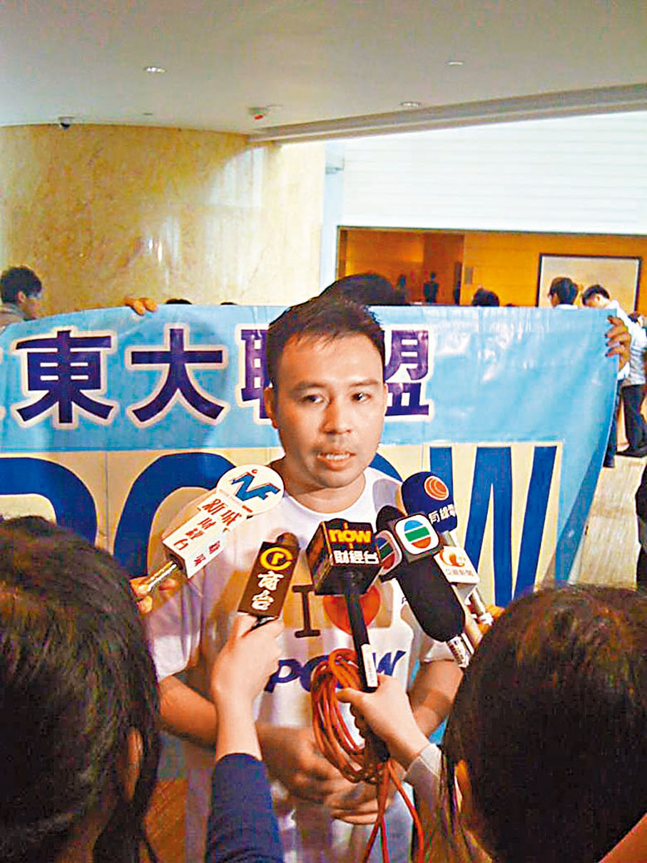 ● 陳仲翔因當年電盈私有化議案損害小股東利益而走上維護小股東權益之路。