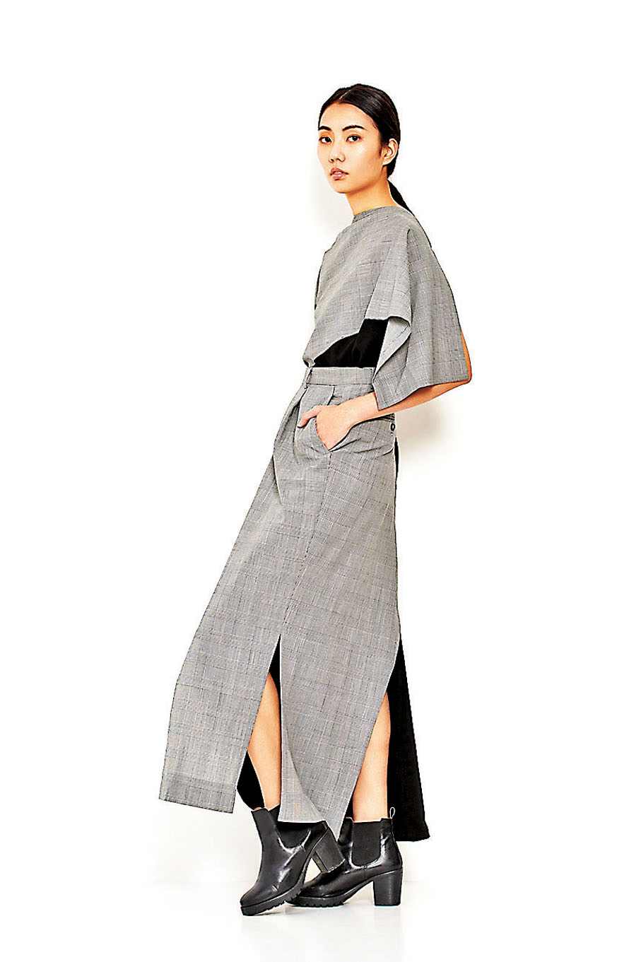 ●Something Ode x Tomorrow by Daydream Nation時尚女裝，由男裝西褲解構設計而成。