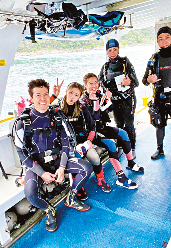 ● 簡淑兒跟好友陳婉衡玩潛水，麥大力都有一齊去。