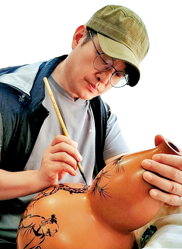 ●畫家兼陶瓷藝術家劉勇