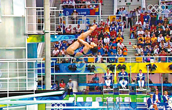 ●郭晶晶分享了當年跳水英姿片段。