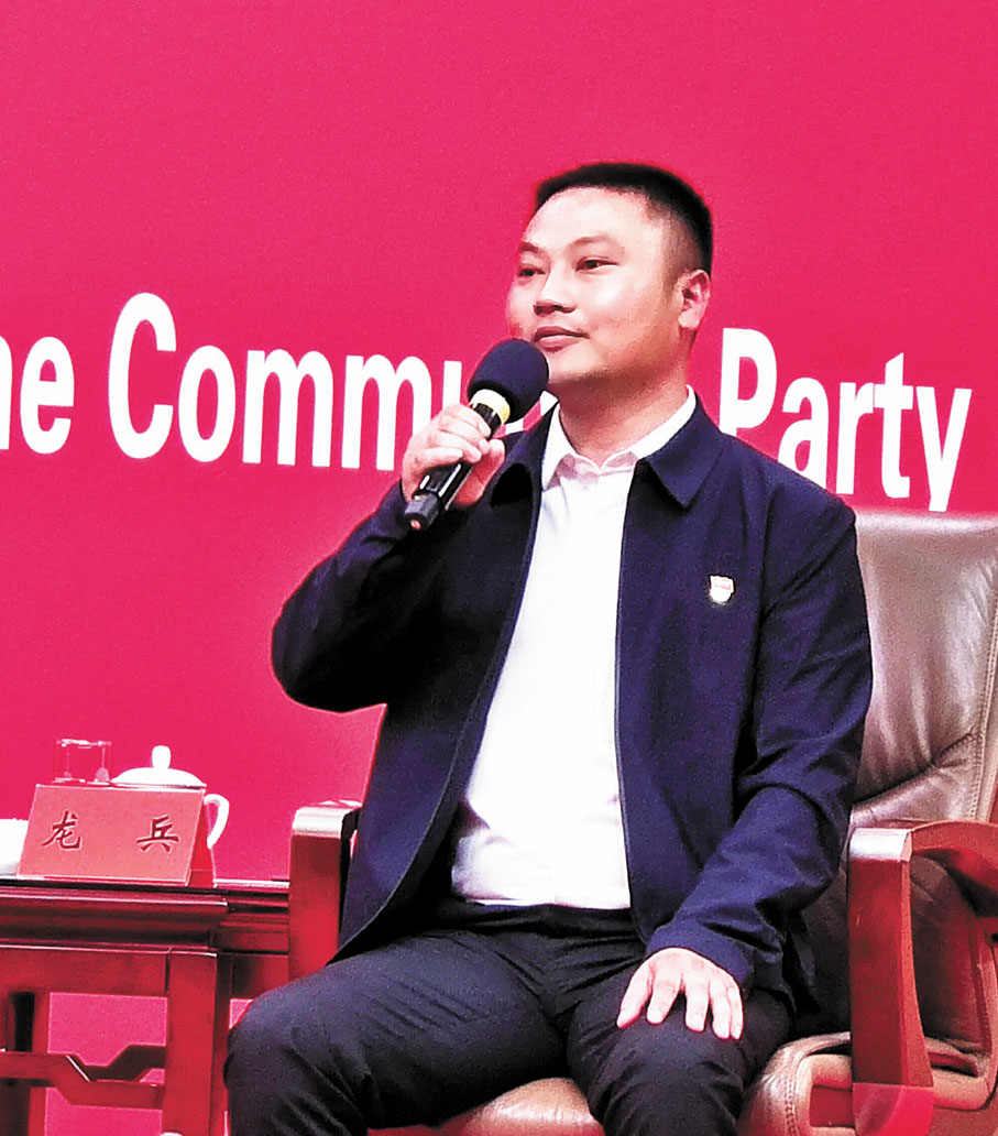 湖南省常德市桃源縣茶庵鋪鎮個體貨車司機龍兵   香港文匯報記者江鑫嫻  攝