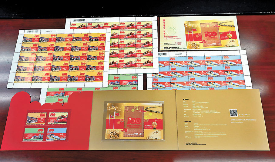 ●李振宇表示，回想起是次製作「中國共產黨成立100周年」紀念郵票的難忘之處，是他需要花大量的心機去考查史實，確保作品不會出錯。 香港文匯報記者  攝