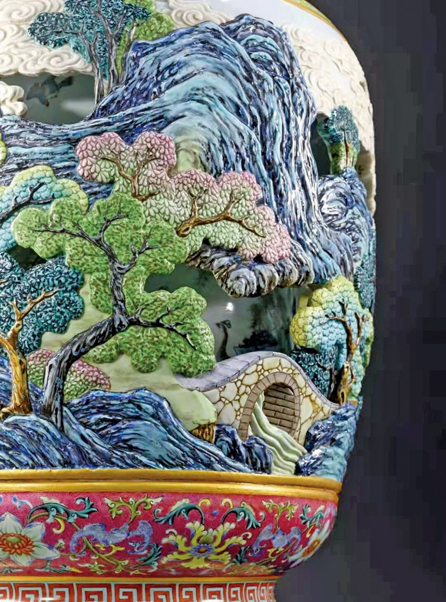 ■從轉心瓶局部，可體現到工匠的精緻造工。