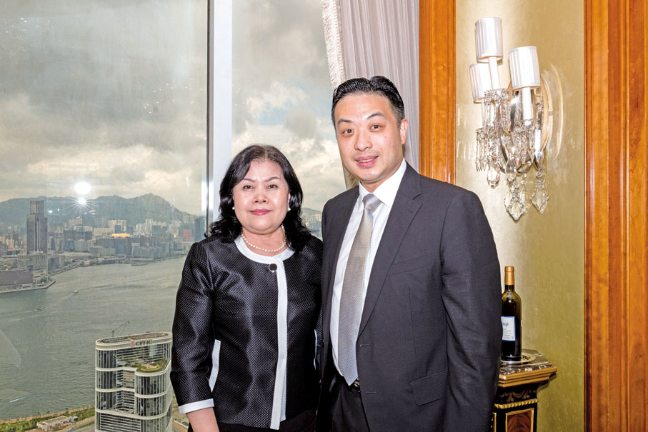 ● 2021年5月，韓世灝博士與新到任的老撾駐香港及澳門總領事奔舍那（Khanhxay Pholsena）會面，探討老撾商機並商談合作。