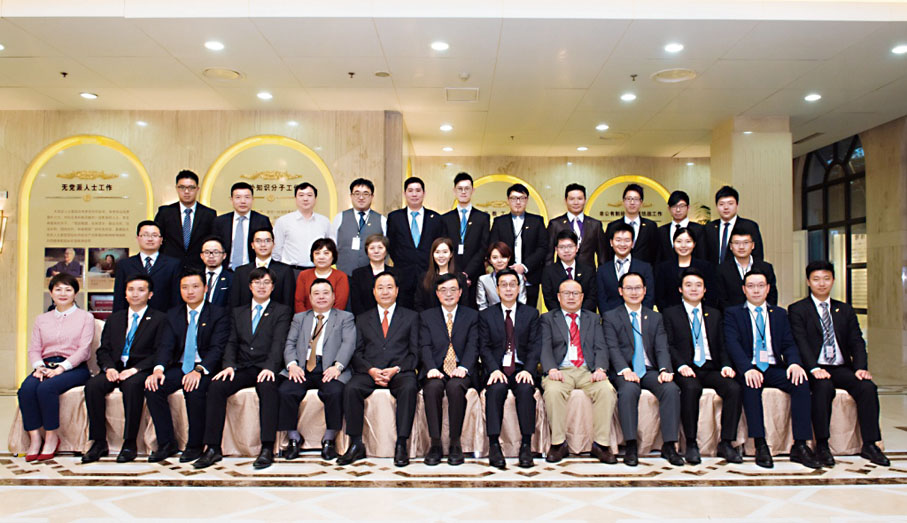 ● 盧業樑帶領香港青年民建聯到訪上海市虹口區，受上海市海外聯誼會接待。