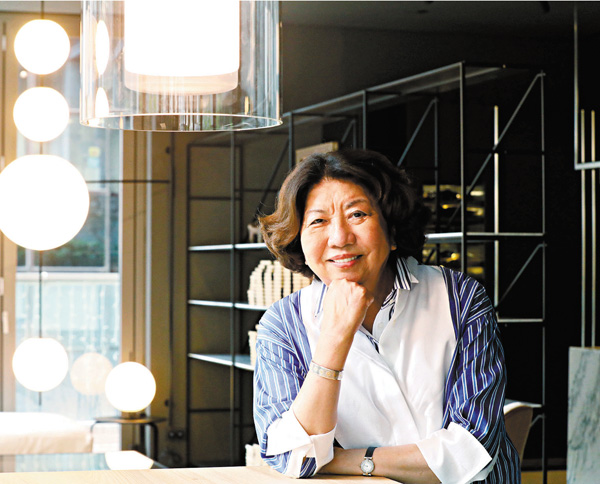 ●紀文鳳稱「自強不息」是香港人獨有的哲學。