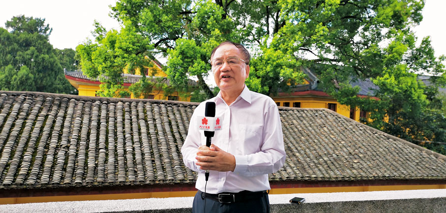 ●廣西師範大學中國近現代史學科博士生導師唐凌   香港文匯報記者蘇征兵 攝