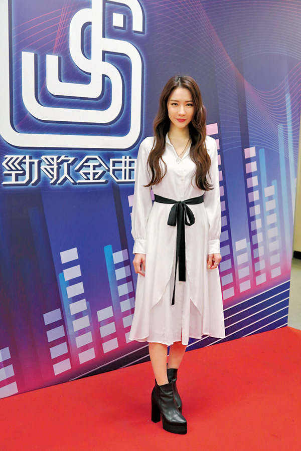 ● 菊梓喬自稱已單身一段時間。