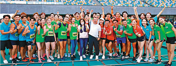 ● TVB高層也到場為運動員吶喊打氣。