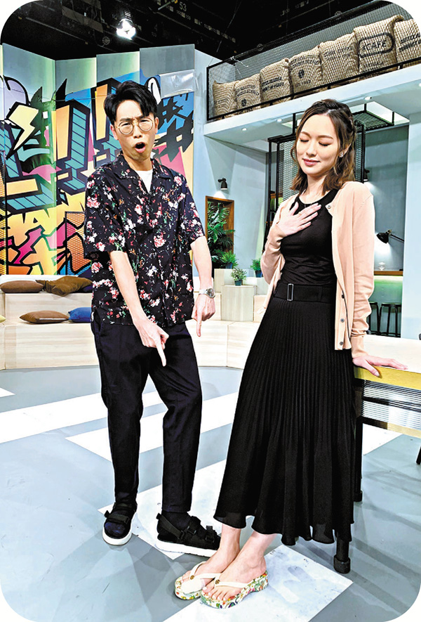 ●馮盈盈傷腳，陸浩明取笑之餘都有關心她。