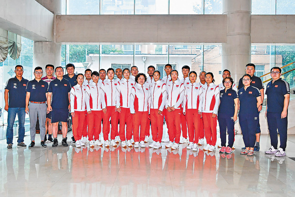 ●中國帆船帆板隊昨啟程前往東京。 微博圖片