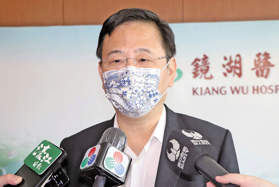 ● 江蘇省海外聯誼會副會長李國華接受採訪。