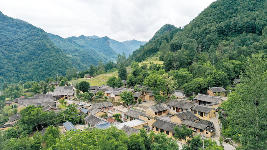 ●這是入選中國傳統村落名錄的隴南市徽縣嘉陵鎮稻坪村風光