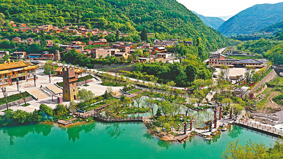 ●宕昌縣官鵝溝景區內的鹿仁村藏羌風情園