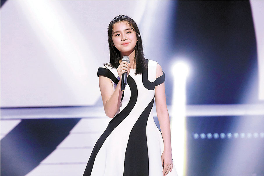 ●Chantel獻唱《愛很簡單》。