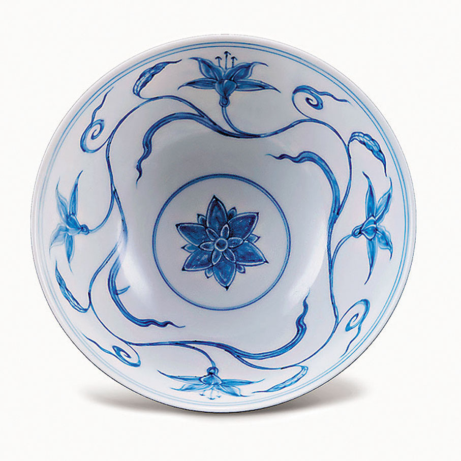 ●明成化青花纏枝百合花卉紋盌-內