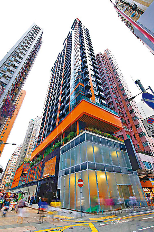 ● 君譽峰近日錄得雙破頂成交。