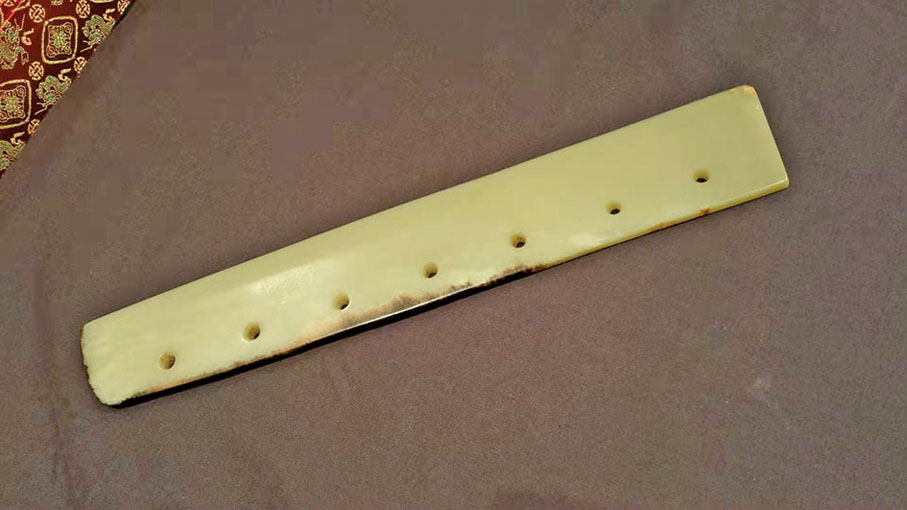 ■龍山文化黃玉七孔刀