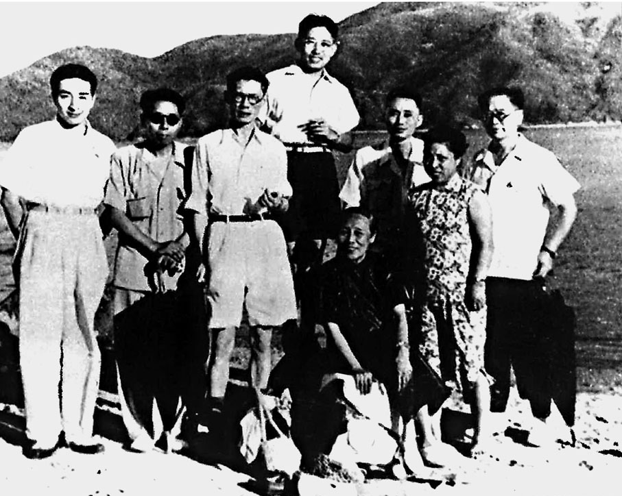 ●海員亦曾參與營救文化人的活動，圖為部分文化人士1941年在港合照。 受訪者供圖