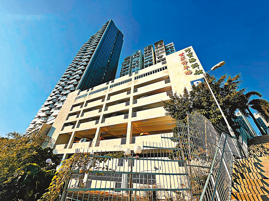 ●黃竹坑珍寶閣停車場外貌。