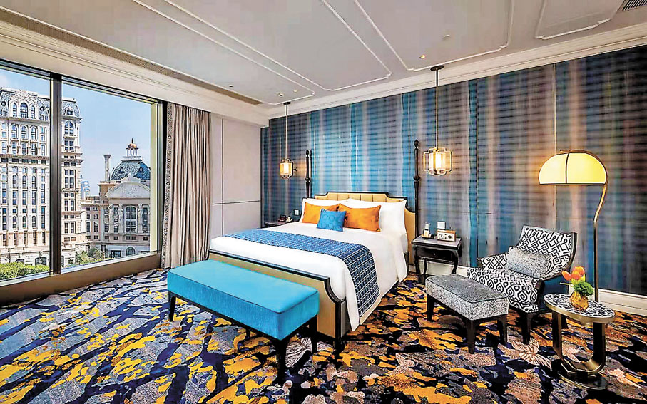 ●澳門上葡京綜合度假村今起開業，並推出優惠套票吸引大眾前來。