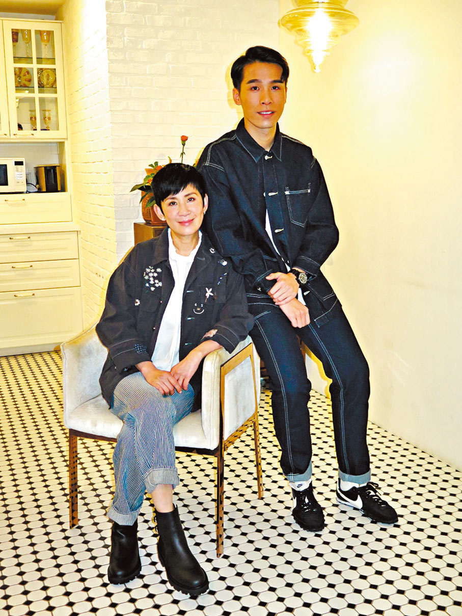 ●吳君如大讚舞台劇出身的梁仲恆表現好專業。