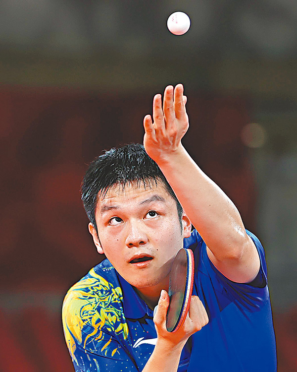 ●7月30日，樊振東在東京奧運會乒乓球男單決賽中。新華社