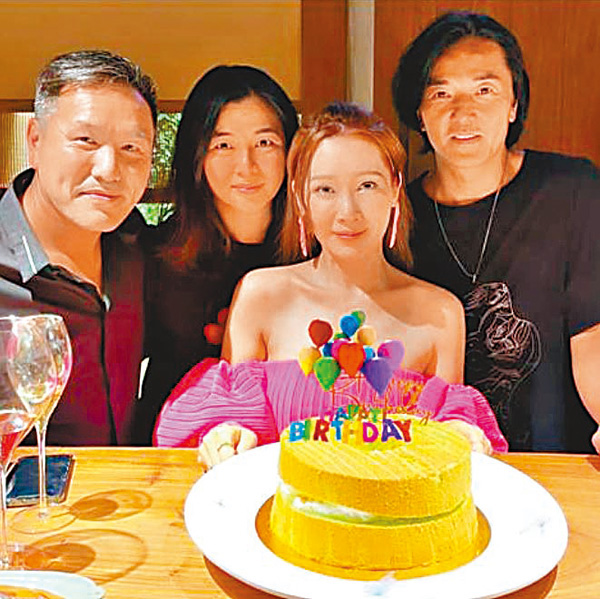 ● 鄭伊健與蒙嘉慧罕有公開露面。