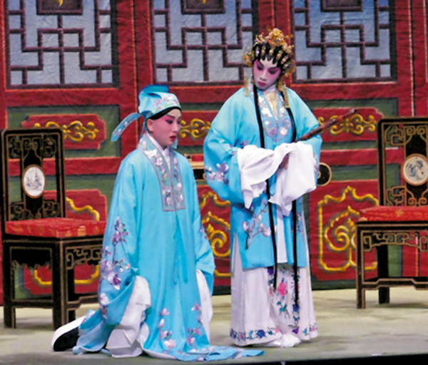 ●《 跪池》一幕，其實也是小夫妻在耍花槍。