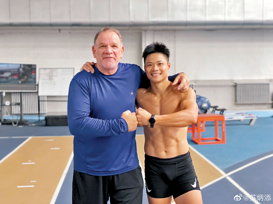 ●亨廷頓（左）以全新方法幫助蘇炳添走上巔峰。   網上圖片