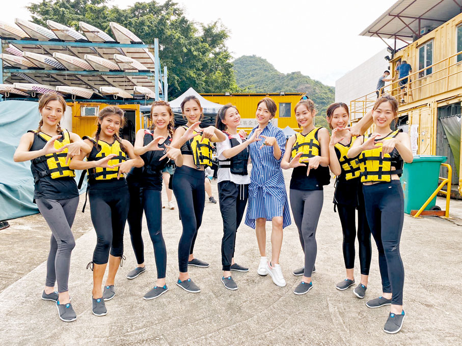 ●綠組（左起）：賴彥妤、馬嘉希、余詠童、梁允瑜、師姐朱晨麗、師姐向海嵐、葉靖儀、楊培琳、陳懿德。