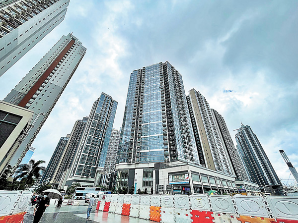 ● 啟德發展區未來將享屯馬綫及沙中綫交通優勢，加上商業項目逐步成型，樓市前景被市場看高一線。圖為啟德1號外貌。