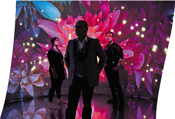 ●《拉娜》結合人工智能、虛擬實境、互動投影、360度全方位音效及實時感應追蹤多種技術，打造沉浸式互動歌劇體驗。 攝影：Kari Ylitalo