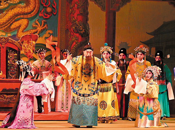 ●廖國森演的崇禎，拋下紅羅賜死后妃。