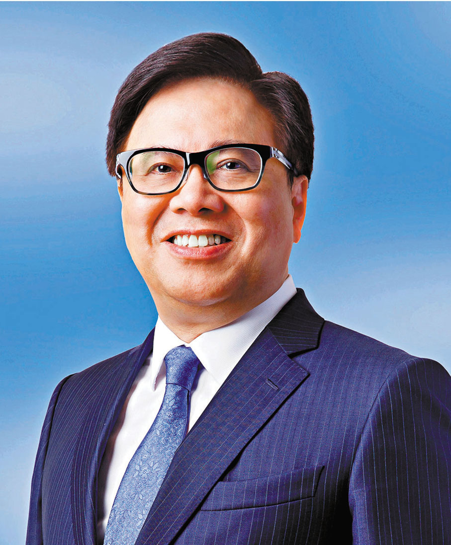 ●王英偉接受香港文匯報專訪。