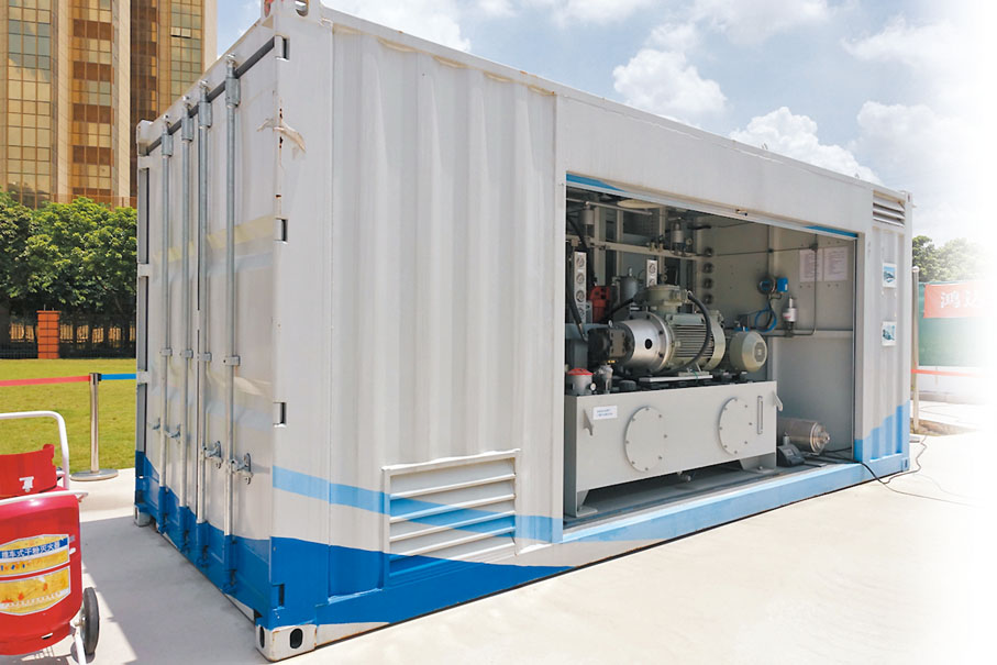 ●只有集裝箱大小的移動加氫站，既可以停在傳統的加油站旁邊，補充加氫，也能獨立停放在不同地區。