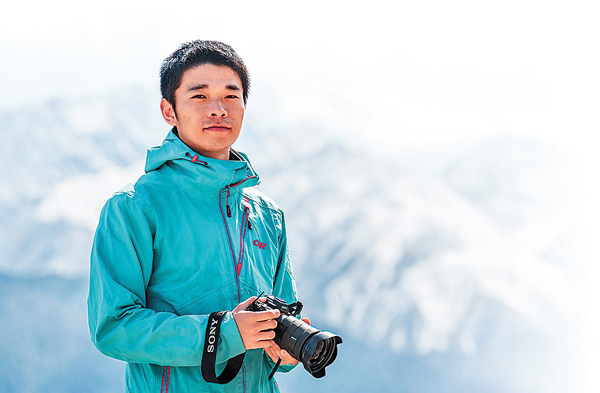 ● 「90後」攝影師儲衛民網名是「thomas看看世界」，在網絡被粉絲尊稱為「托大大」、「托神」。受訪者供圖