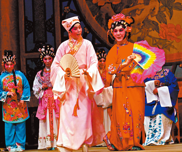 ●李偉圖反串石榴，為此劇帶來不少笑料。